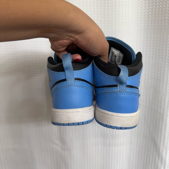 Nike Air Jordan 1 University Blue and Black High Tops - Picture 2 of 5